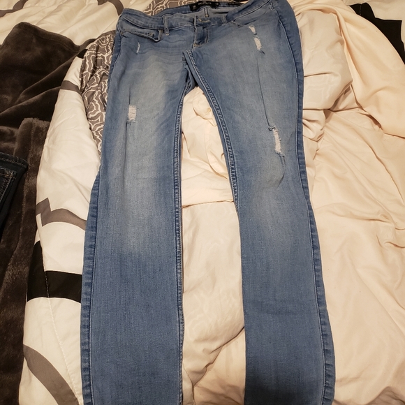 Hollister jeans - Picture 2 of 4